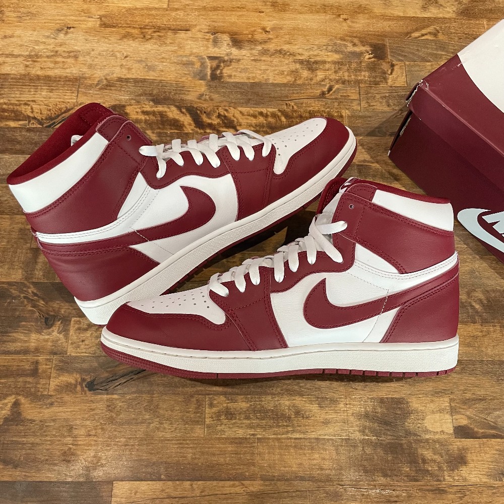 Jordan 1 Retro Team Red - Size 11.5