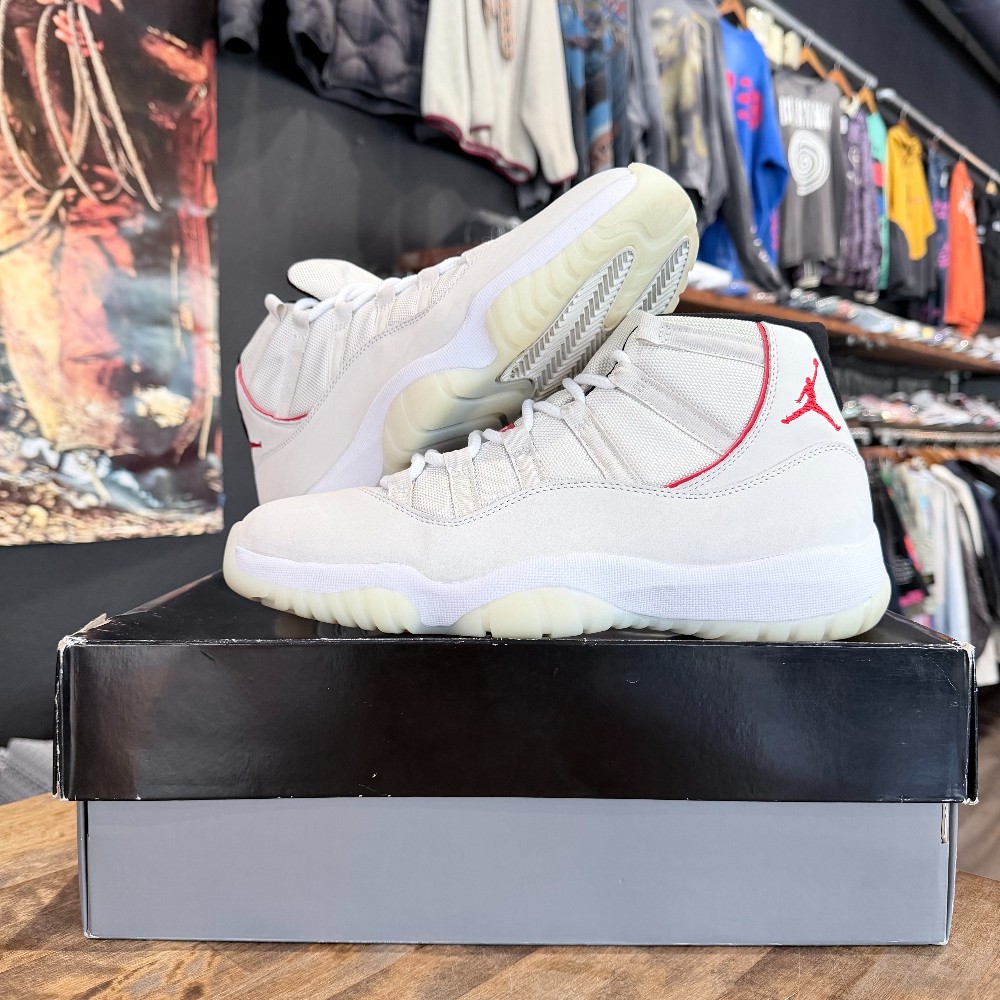 Jordan 11 Retro Platinum Tint - Size 11.5