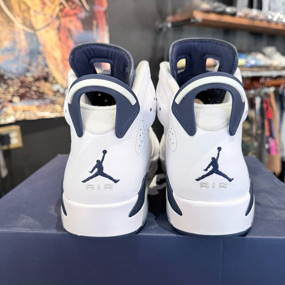 Jordan 6 Midnight Navy - Size 9