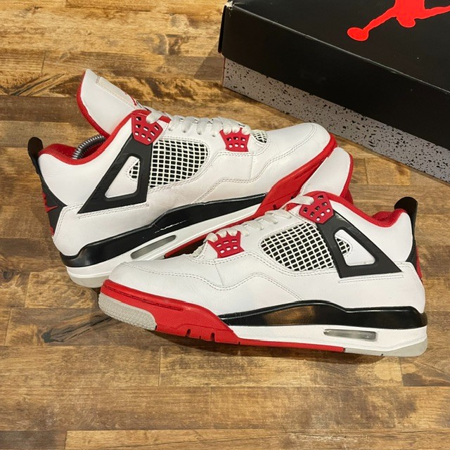 Jordan 4 Fire Red 2020 - Size 9.5