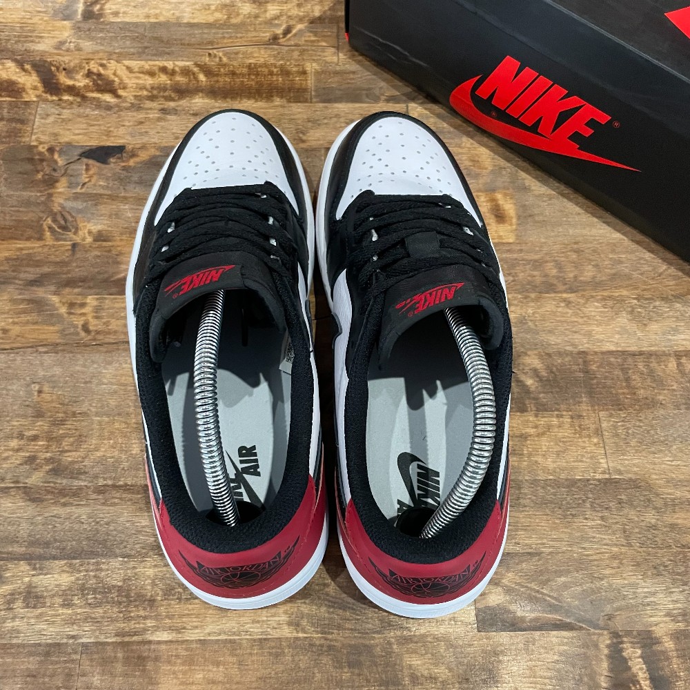 Jordan 1 Low OG Black Toe - Size 9