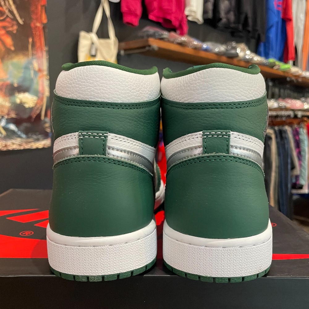 Jordan 1 OG Gorge Green - Size 9.5