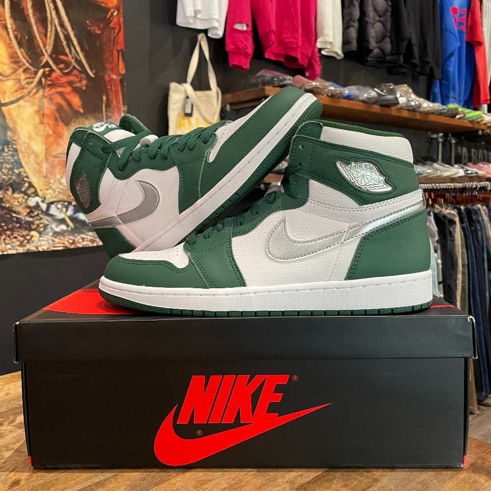 Jordan 1 OG Gorge Green - Size 9.5