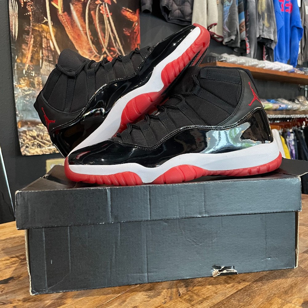 Jordan 11 Retro Playoff Bred (Replacement Box) - Size 11.5