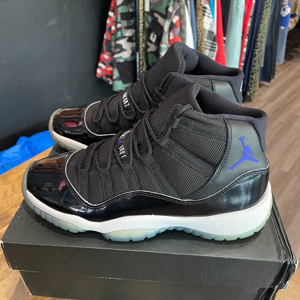 Jordan 11 Space Jam (2016) - Size 5.5Y