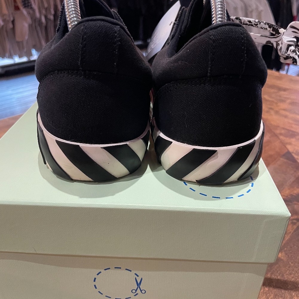 Off-White Vulc Low Black White Arrow - Size 42