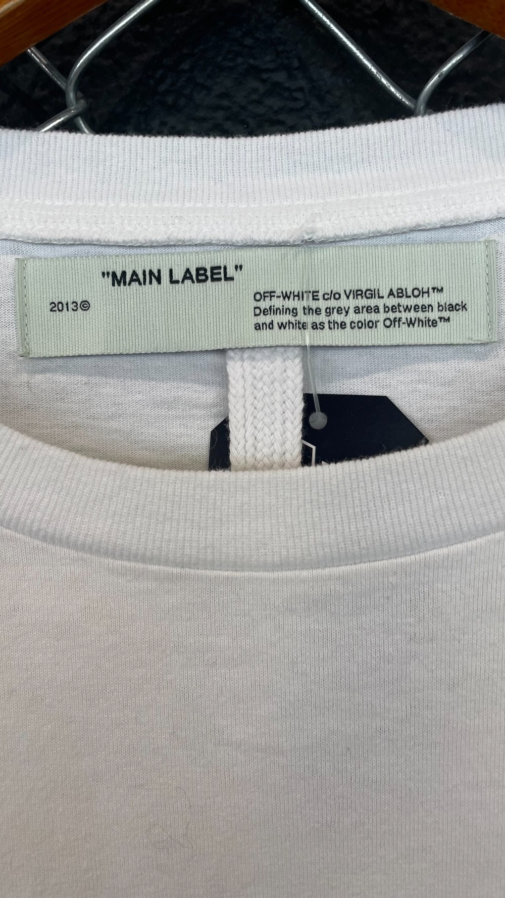 Off-White Acrylic Arrows Tee - S