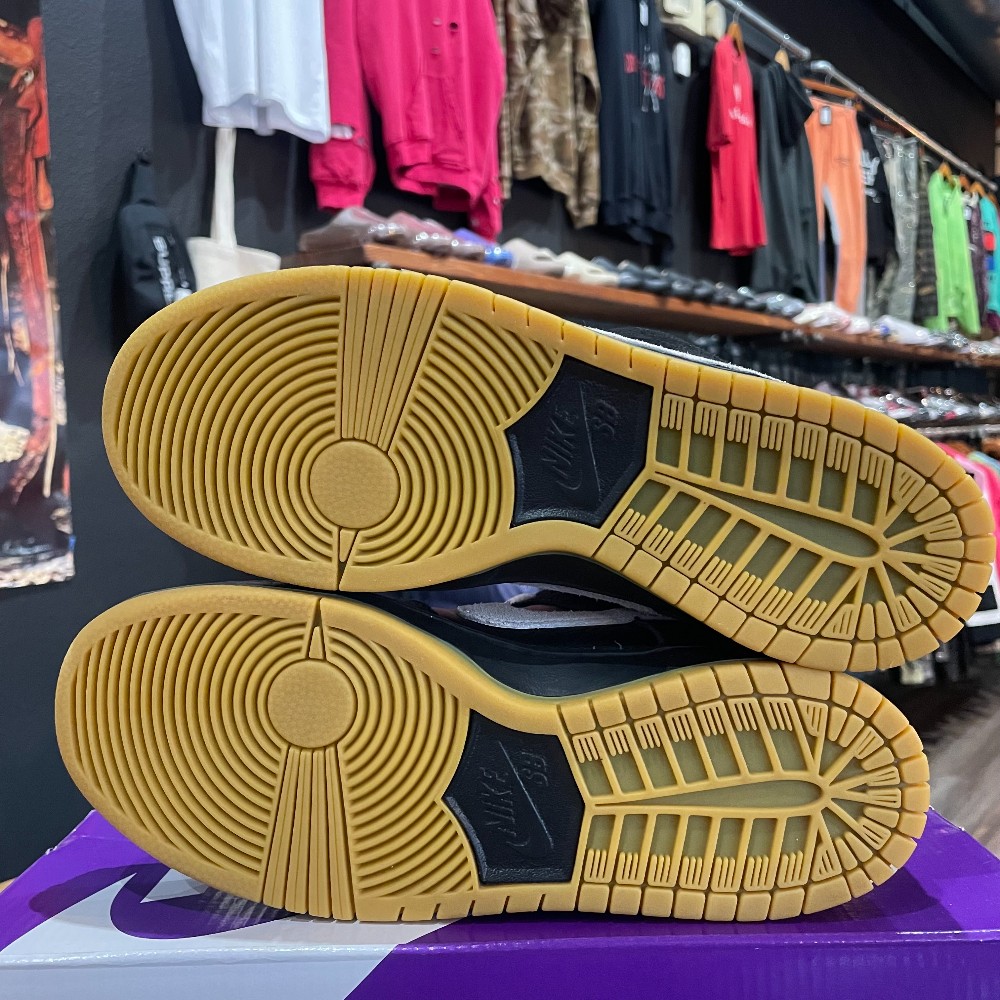 SB Dunk Low Black White Gum - Size 6