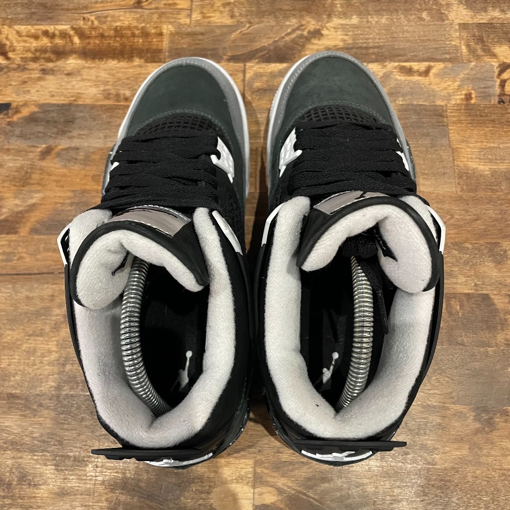 Jordan 4 Retro Fear - Size 8