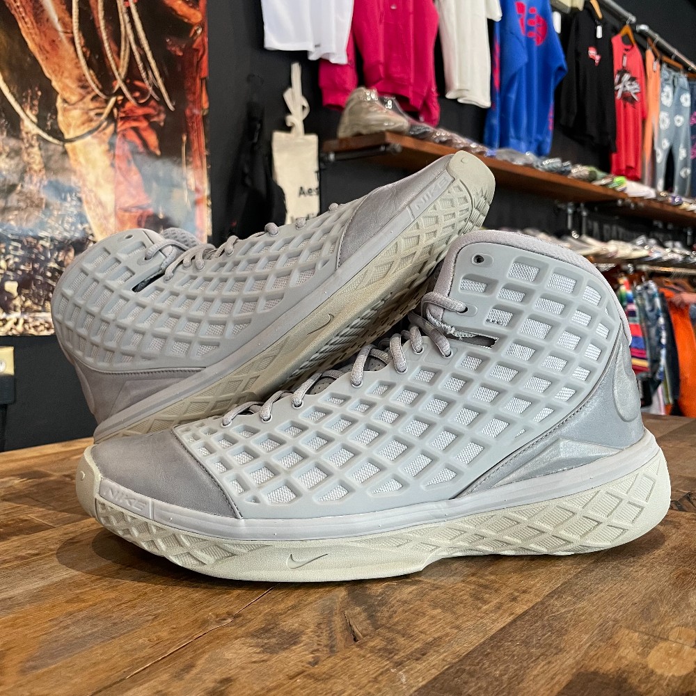 Kobe 3 Protro Fade to Black (NO BOX) - Size 11.5