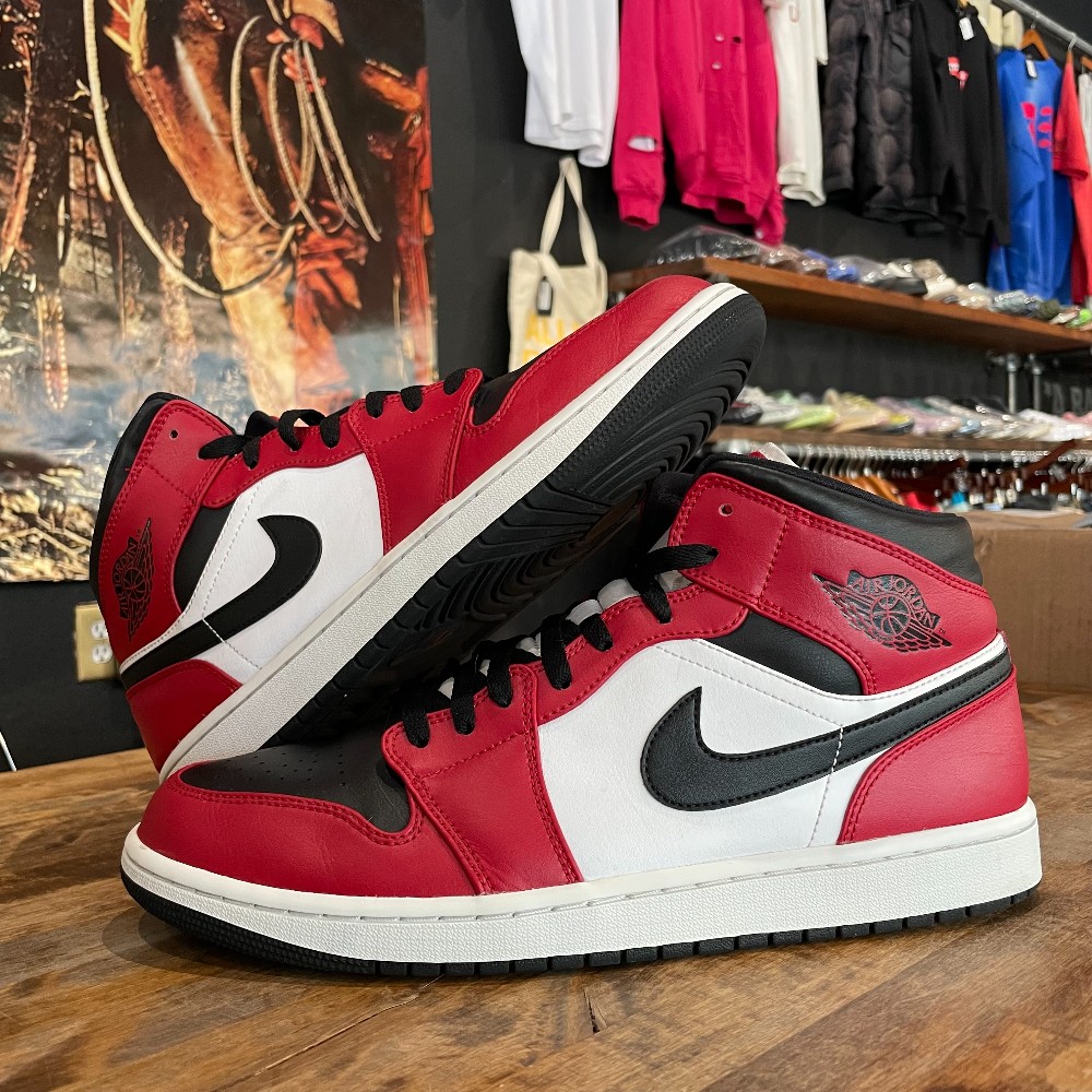 Jordan 1 Mid Chicago Toe (No Box) - Size 11.5