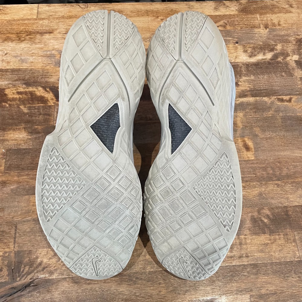 Kobe 3 Protro Fade to Black (NO BOX) - Size 11.5