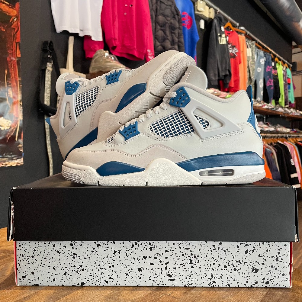 Jordan 4 Military Blue - Size 8.5