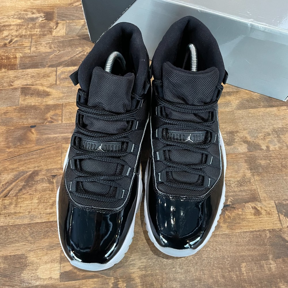 Jordan 11 Retro Jubilee - Size 8.5