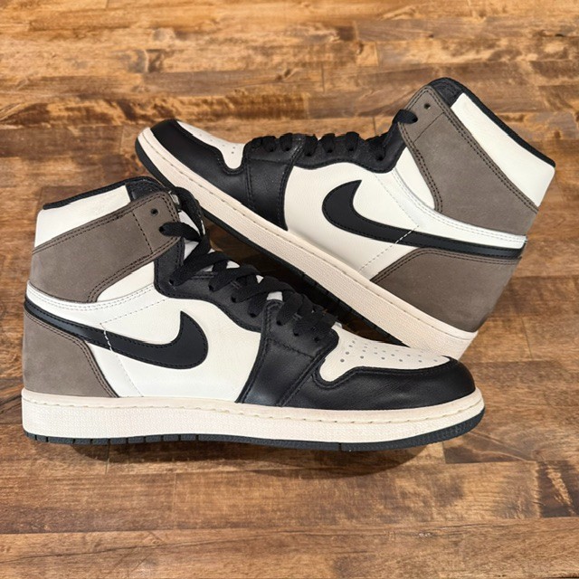 Jordan 1 Retro High Dark Mocha - Size 9.5