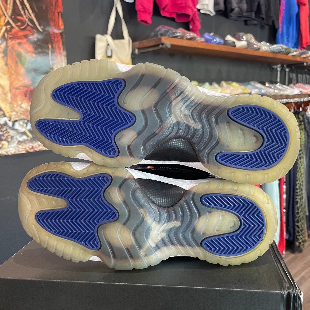 Jordan 11 Space Jam (2016) - Size 5.5Y