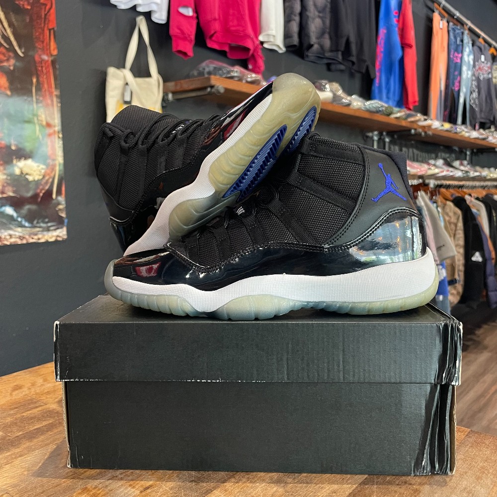 Jordan 11 Space Jam (2016) - Size 5.5Y