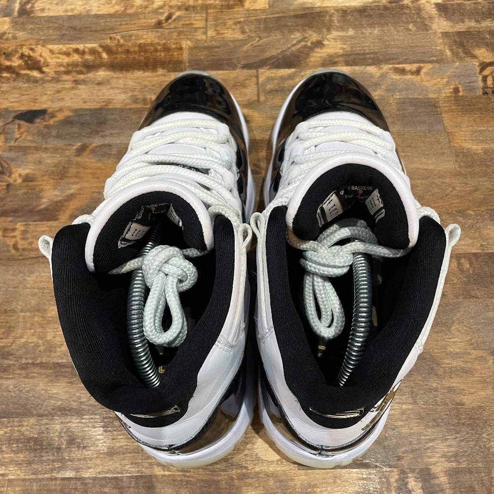 Jordan 11 Gratitude - Size 9