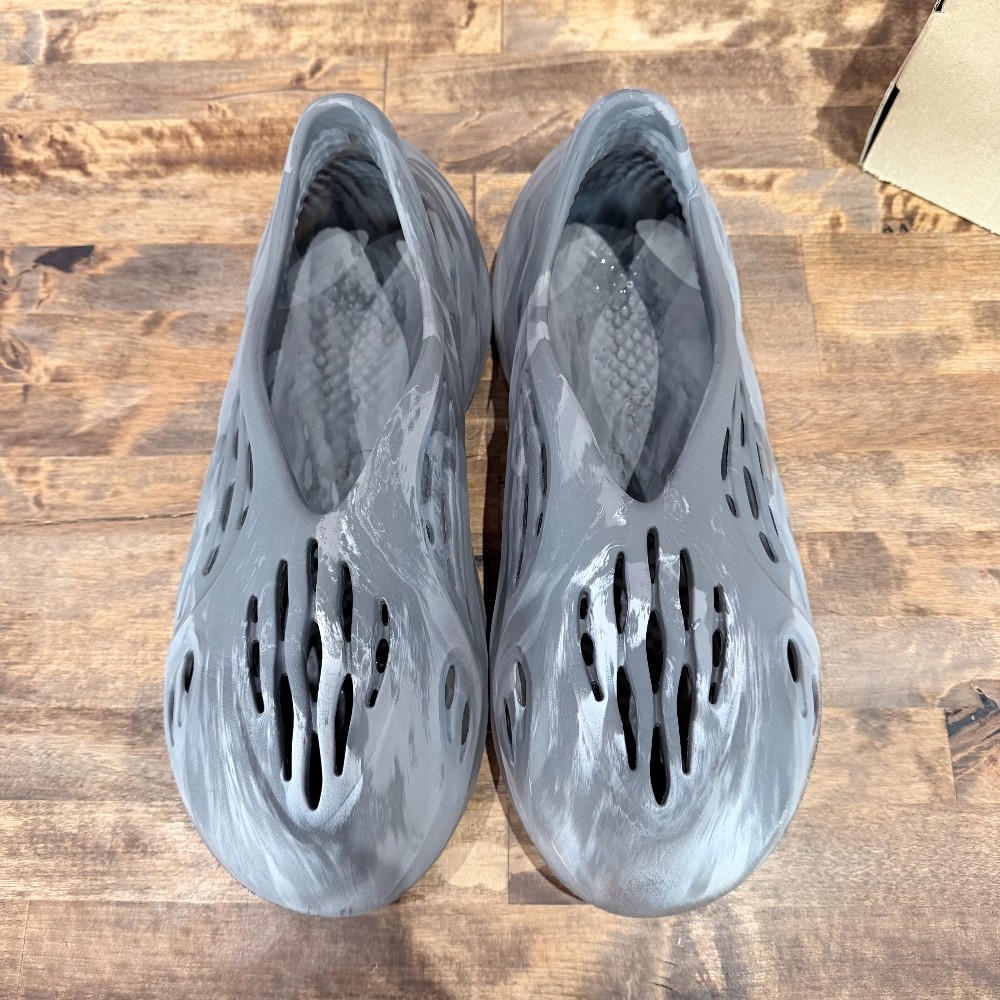 adidas Yeezy Foam RNR MX Granite - Size 11