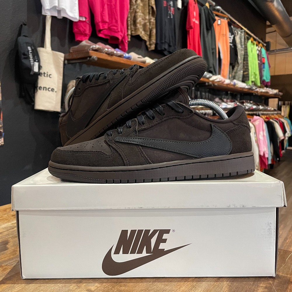 Travis Scott Jordan 1 Low Velvet Brown - Size 8.5