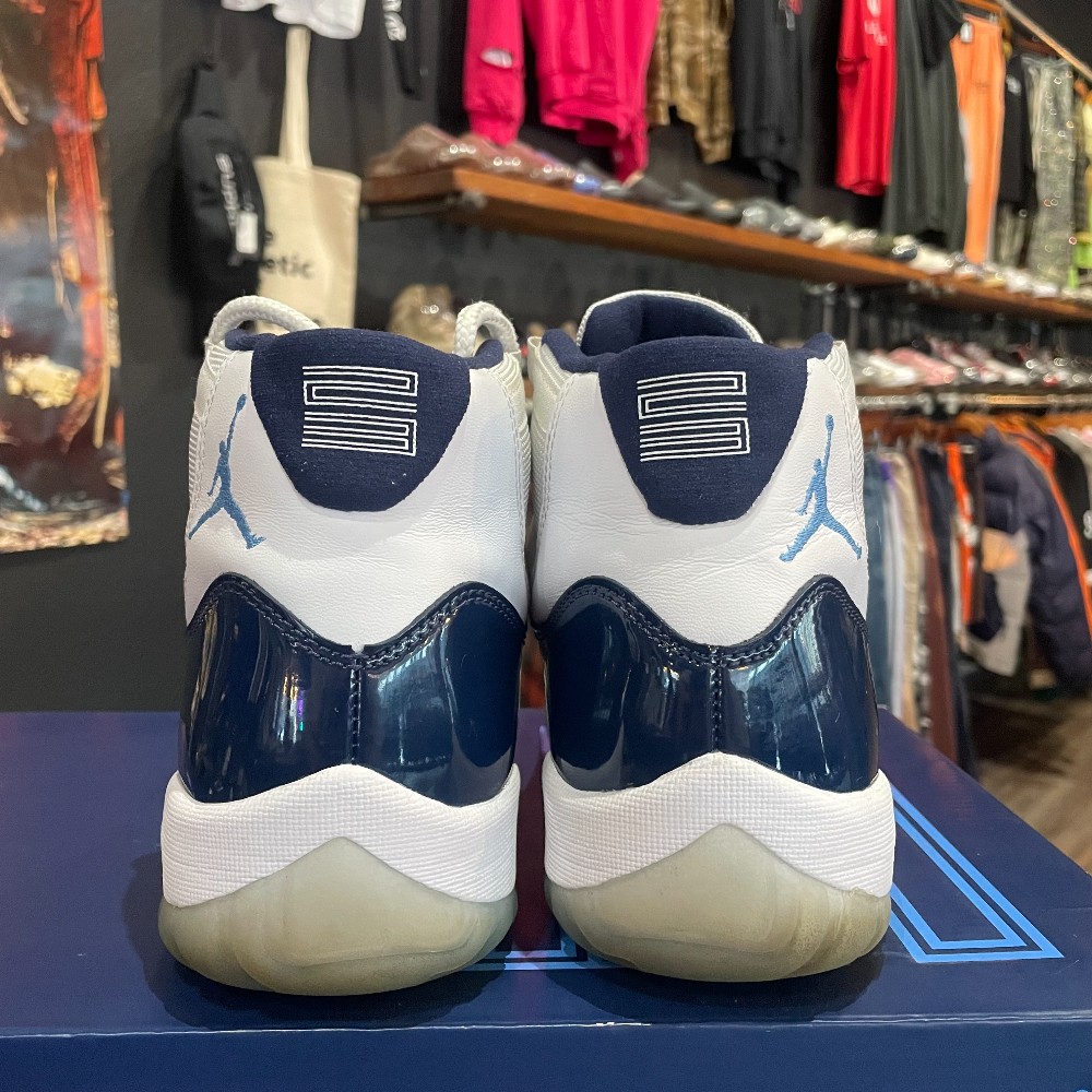 Jordan 11 Retro Win Like 82 - Size 9