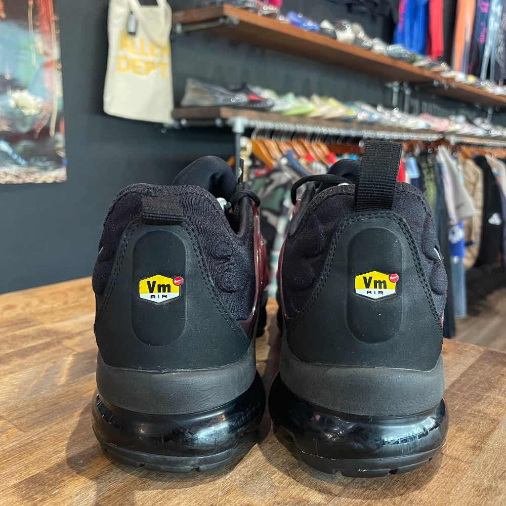 Nike Vapor Max Black Noble Red (NO BOX) - Size 10.5