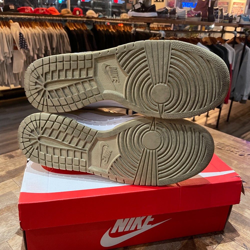 Nike Dunk Low Team Gold - Size 9