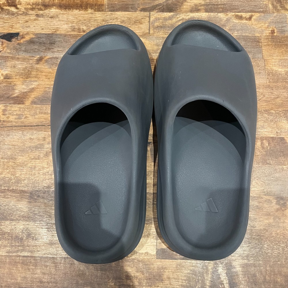 Yeezy Slide Slate Grey - Size 9
