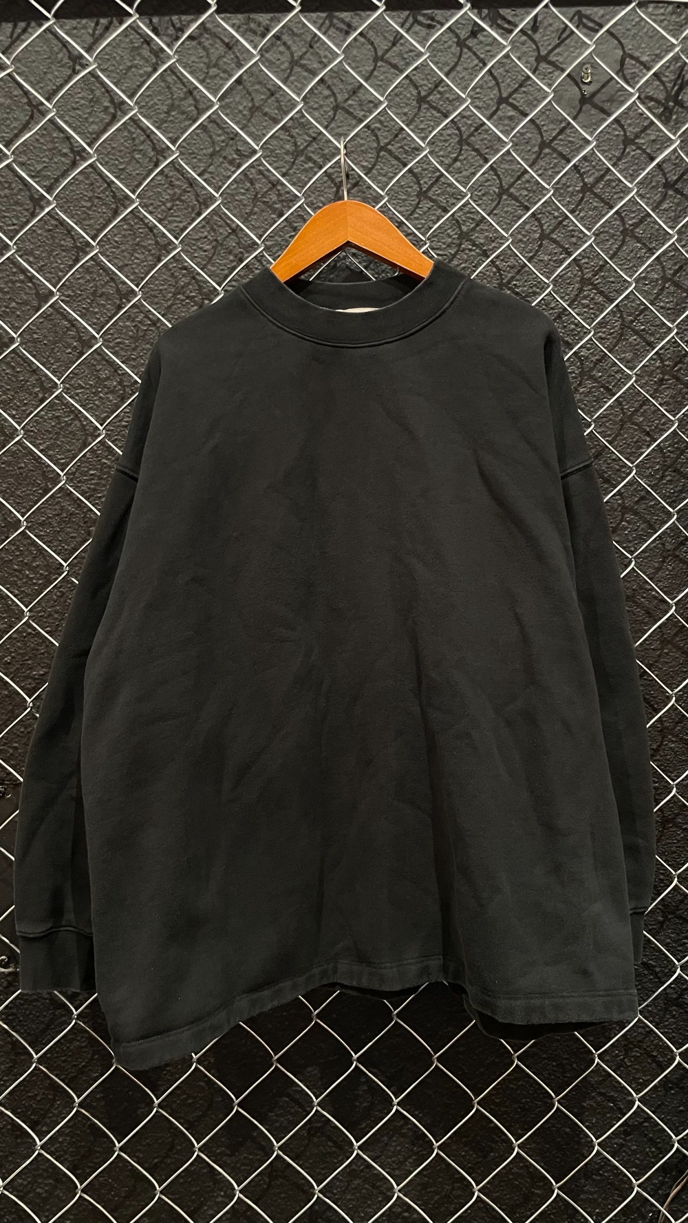 Fear of God Essentials Flocked Crewneck - L