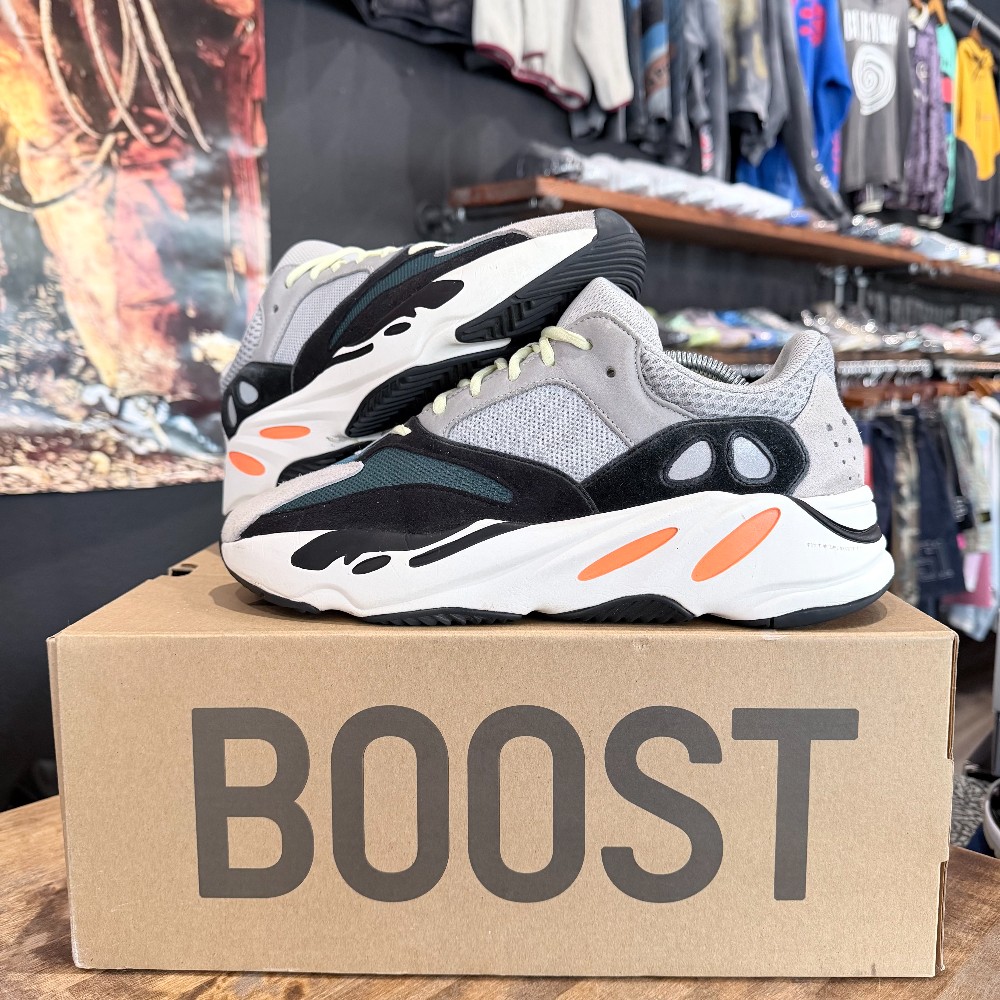 Yeezy 700 Waverunner - Size 11