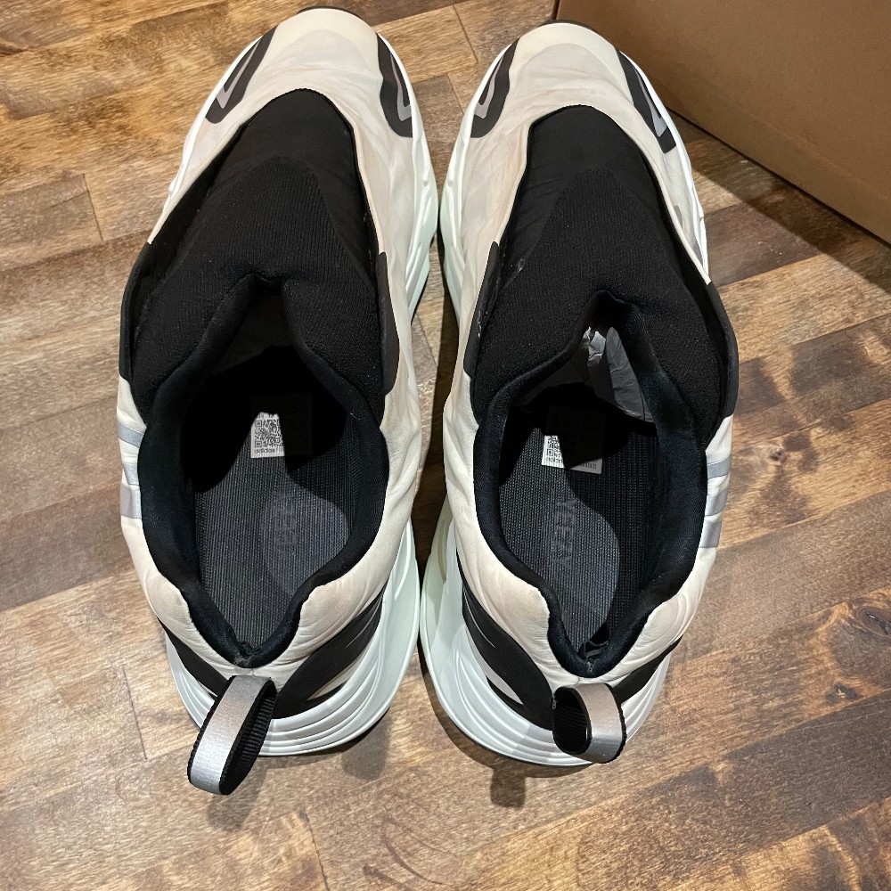 adidas Yeezy Boost 700 MNVN Laceless - Size 13.5