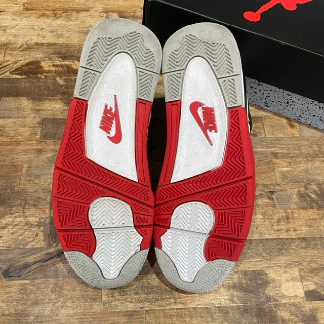 Jordan 4 Fire Red 2020 - Size 9.5