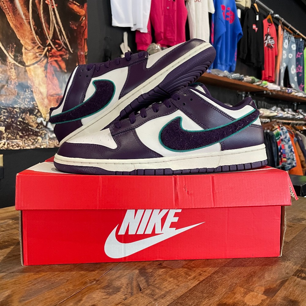 Dunk Low Chenille Swoosh - Size 11.5