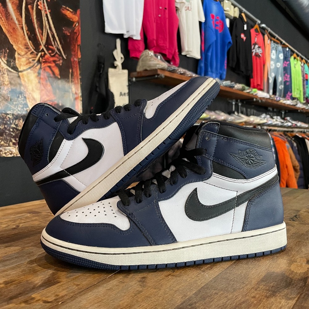 Jordan 1 Midnight Navy (NO BOX) - Size 9.5