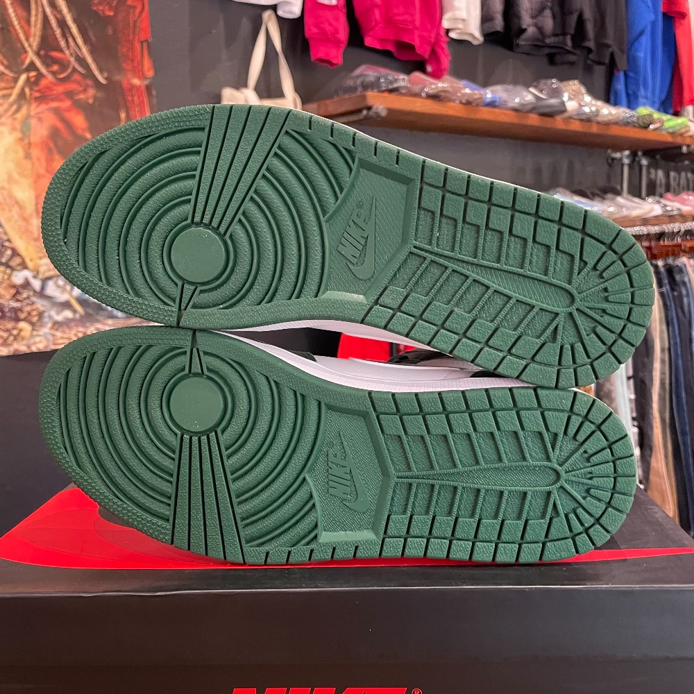 Jordan 1 OG Gorge Green - Size 9.5