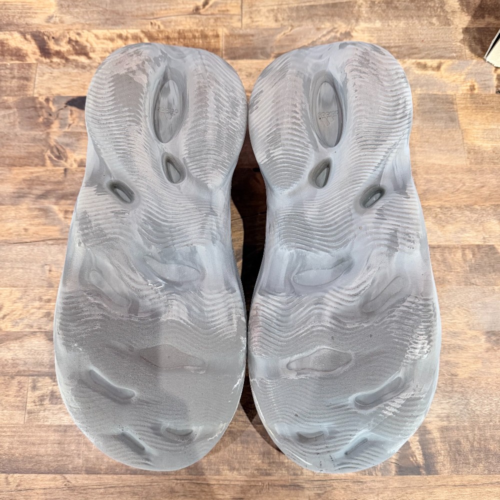 adidas Yeezy Foam RNR MX Granite - Size 11