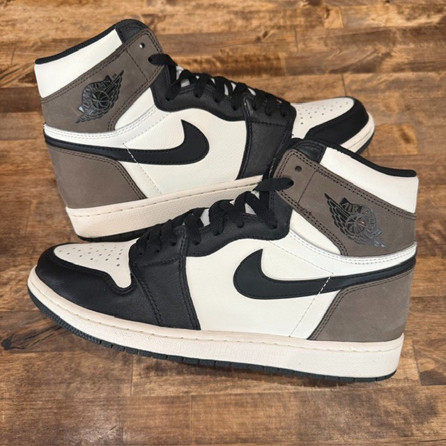Jordan 1 Retro High Dark Mocha - Size 9.5