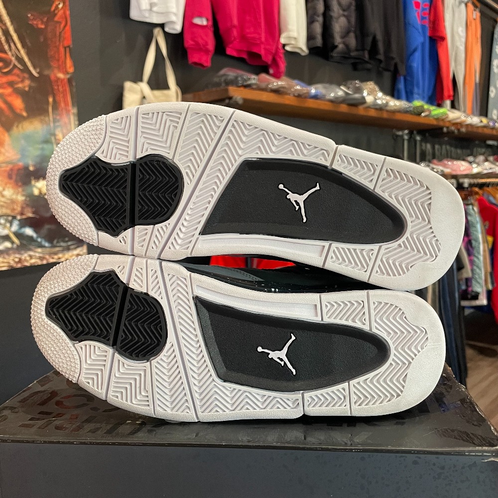 Jordan 4 Retro Fear - Size 8
