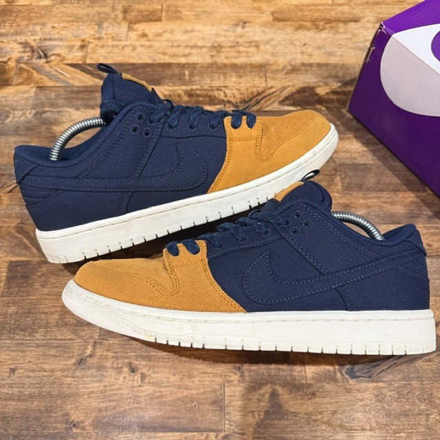 SB Dunk Low Backpack  Size 9