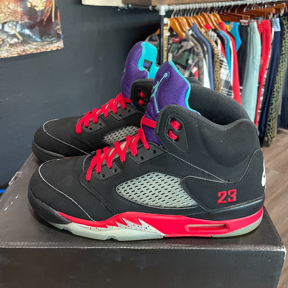 Jordan 5 Retro Top 3 (Missing Lace Locks) - Size 10