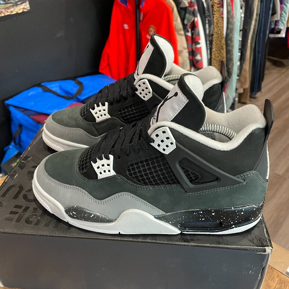 Jordan 4 Retro Fear - Size 8