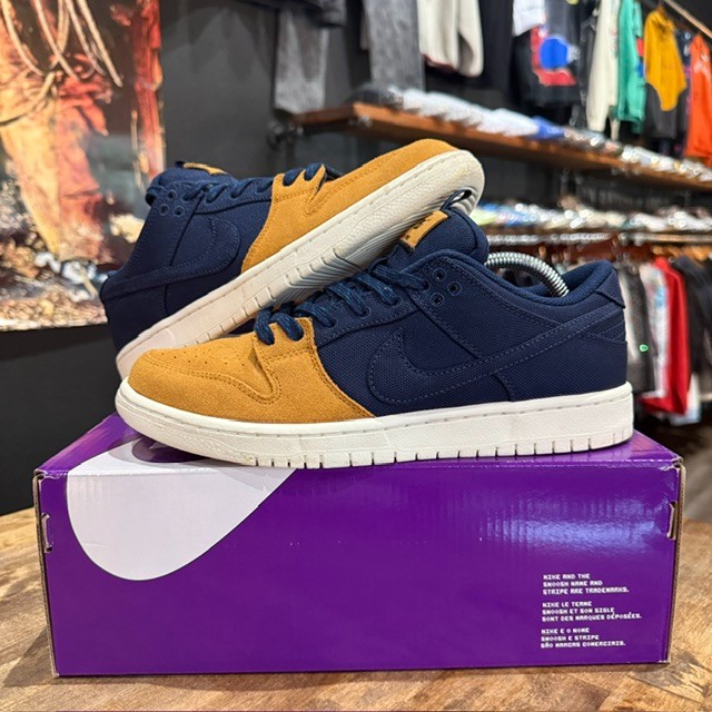 SB Dunk Low Backpack  Size 9