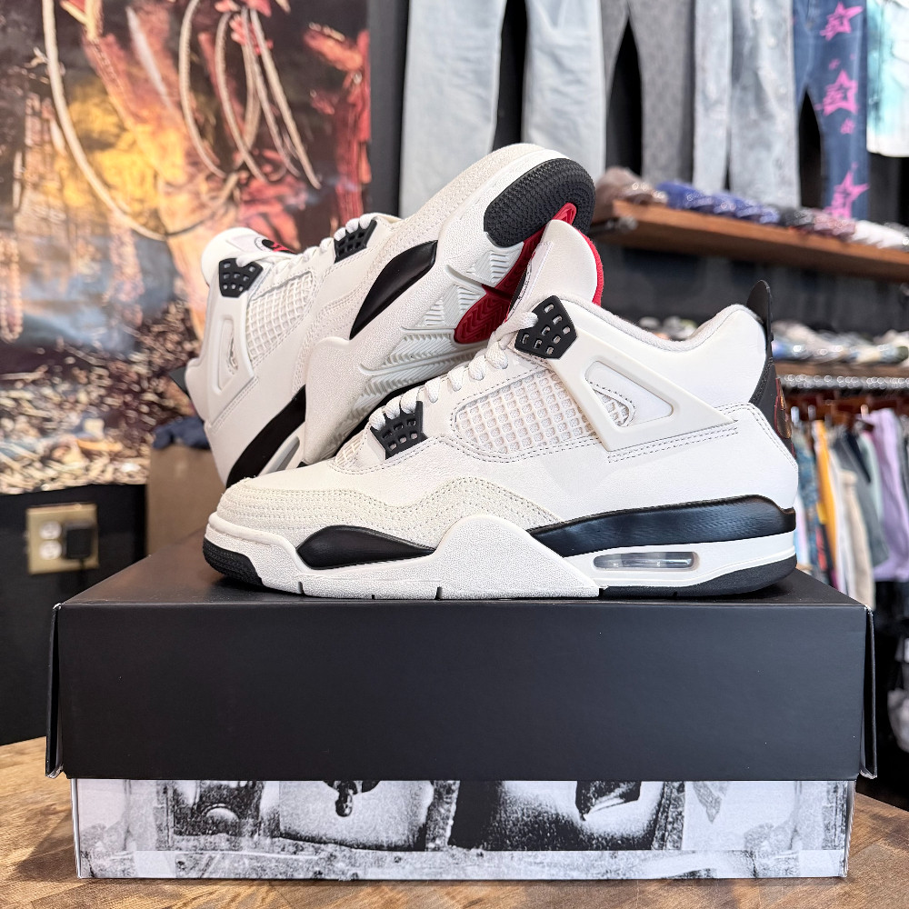 Jordan 4 Flight Club - Size 9