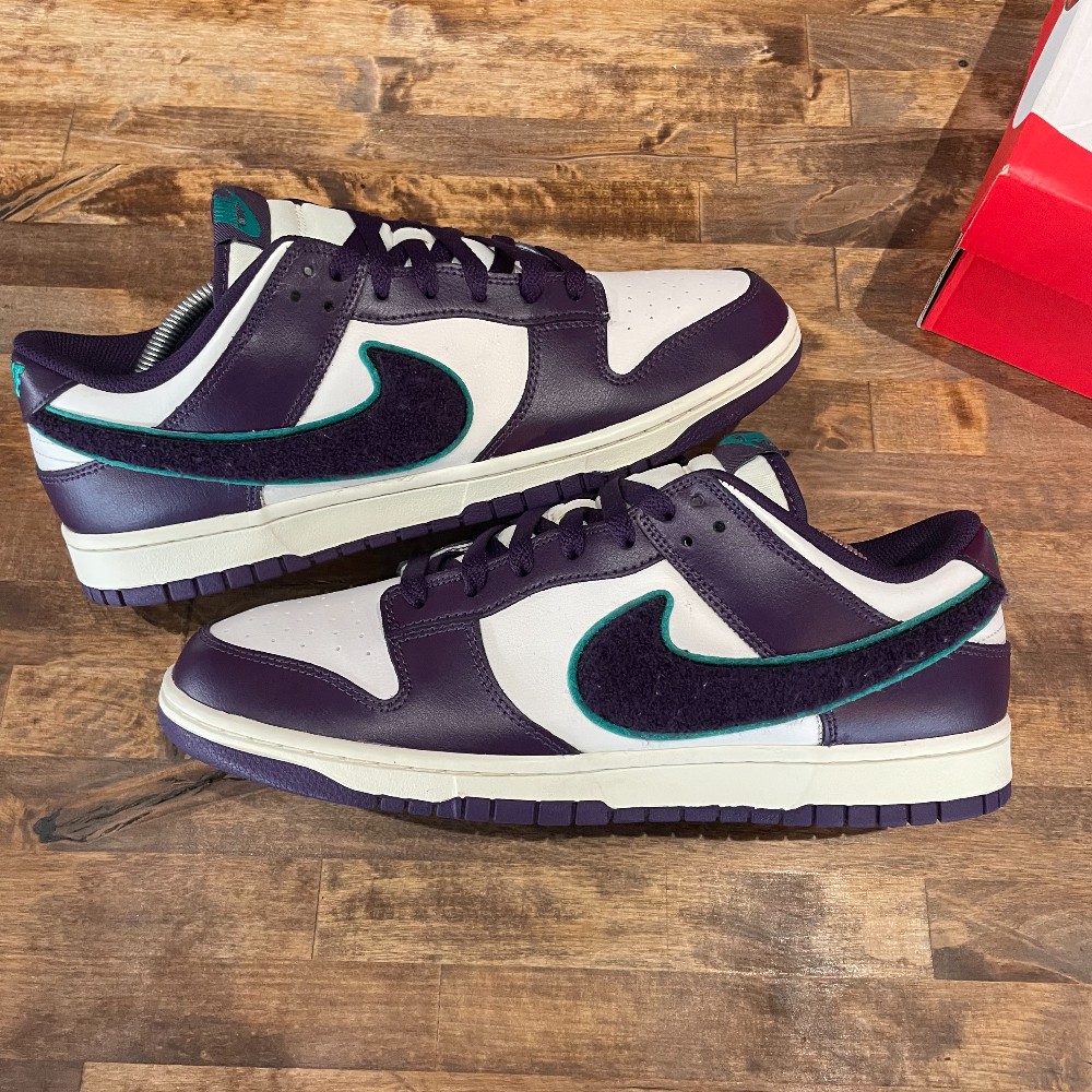 Dunk Low Chenille Swoosh - Size 11.5