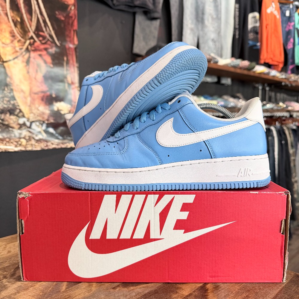 Air Force 1 Low University Blue White (replacement box) - Size 9.5.