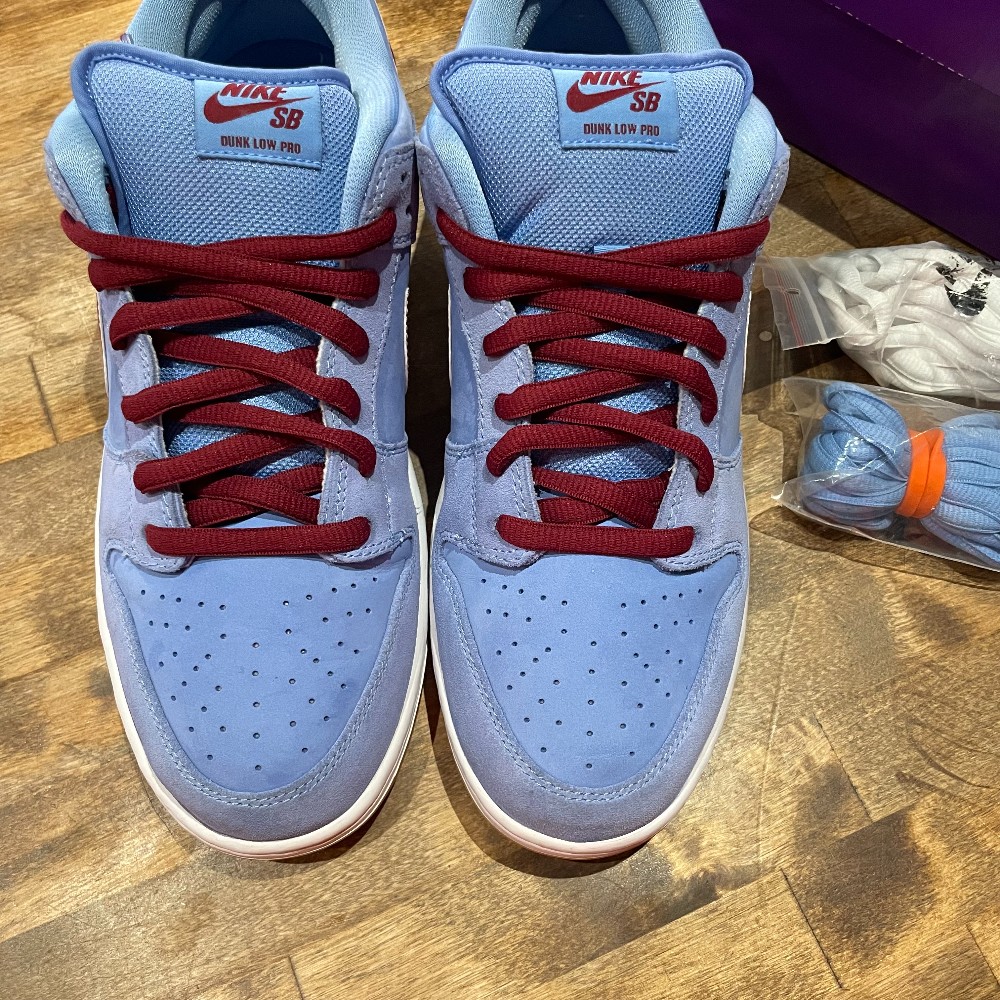 Nike SB Dunk Low Phillies - Size 12