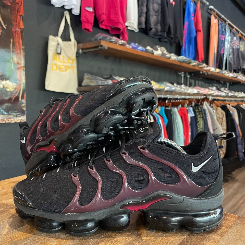 Nike Vapor Max Black Noble Red (NO BOX) - Size 10.5
