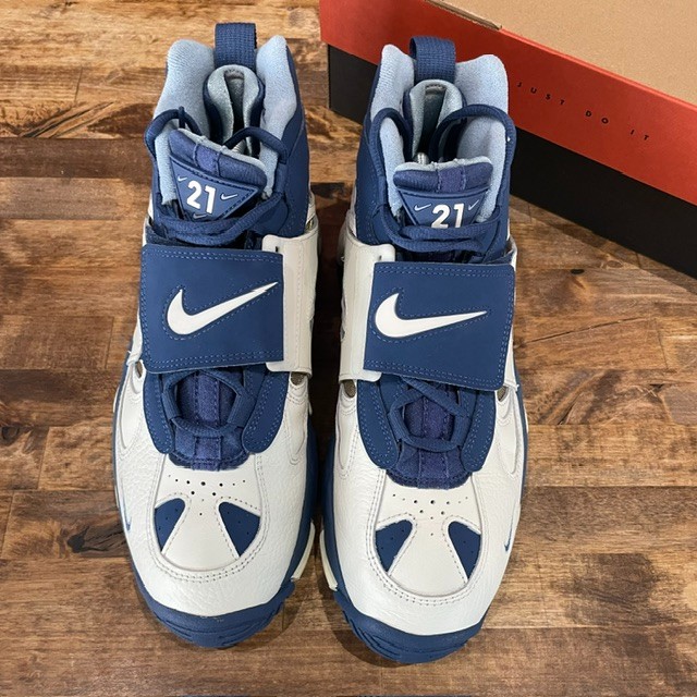 Nike Air Diamond Turf 2 Royals - Size 9