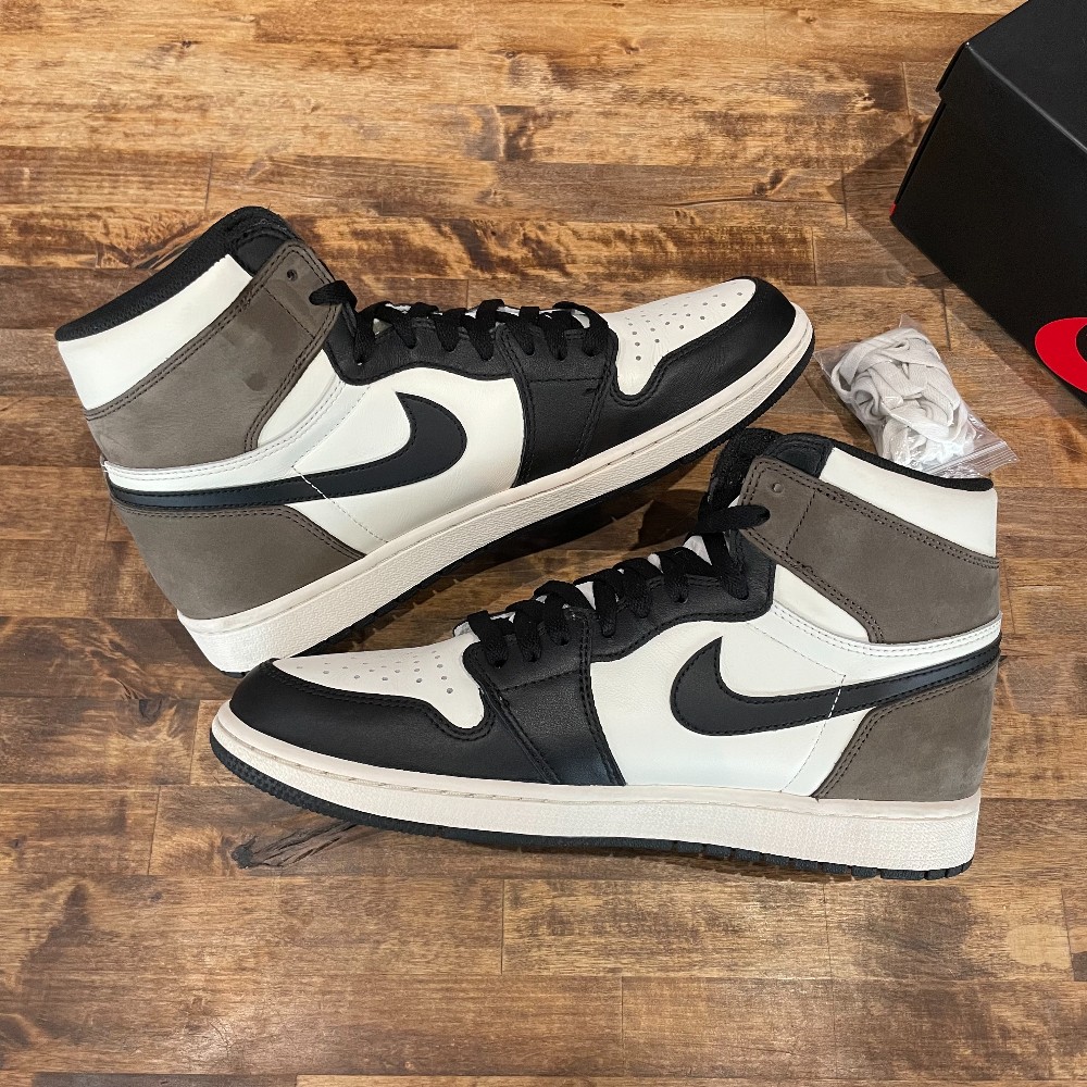 Jordan 1 Retro High Dark Mocha - Size 10