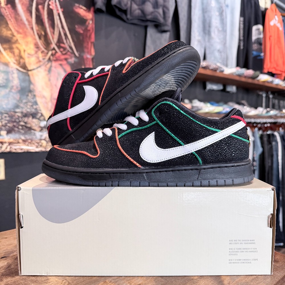 SB Dunk Low Bronx Girls Skate - Size 11.5
